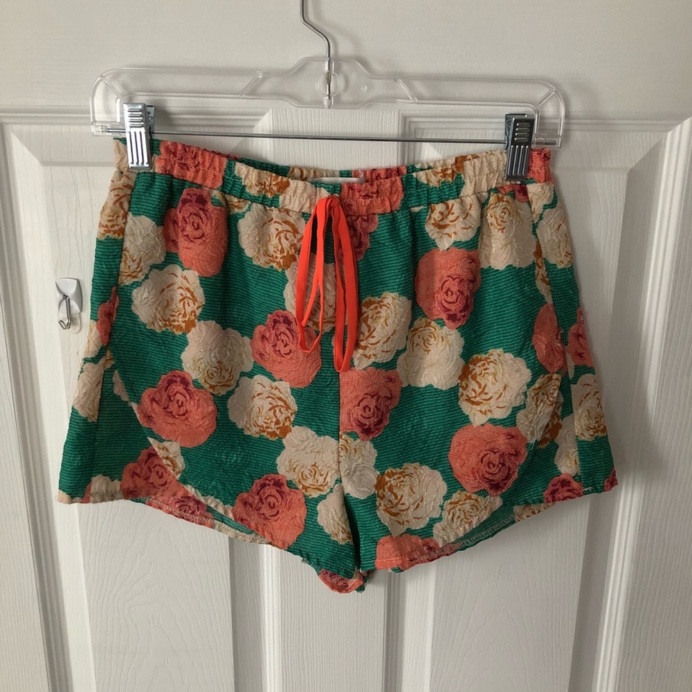 BLUSH Boutique Elastic Waistband Floral Shorts